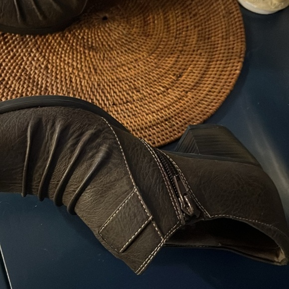 Women’s natural soul ankle boots - Picture 3 of 4